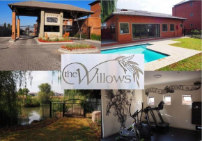 OR Tambo Self Catering Apartments, The Willows